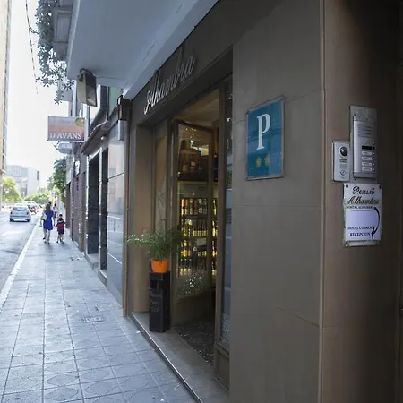 Residencia Alclausell بيت شباب *